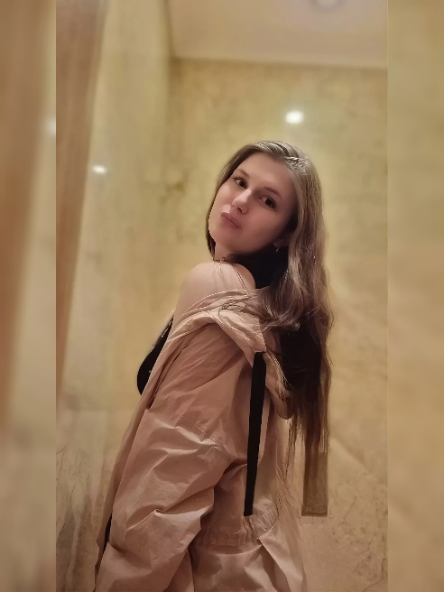 Здравствуйте мужчины)Меня зовут Ксюша, и я к вам с необычным предложением.

Мне 18 лет и я ДЕВСТВЕННИЦА!
