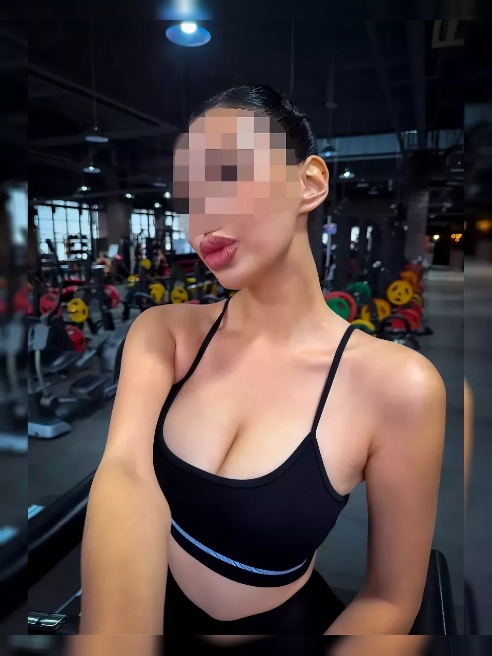 Привет,я Жасмин! Обладательница сексуальных губ💋 и очень нежной узенькой дырочки ❤️.

Обниму, согрею, приласкаю и страстно отдамся тебе....