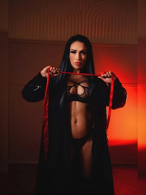 🖤 Я люблю производить сильное впечатление — тихо, уверенно и без лишних слов. Во мне есть характер, вкус к красивым образам и та самая эн...