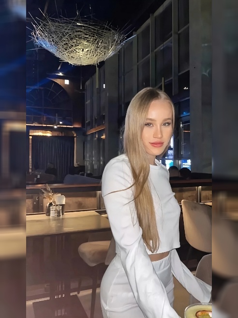 🍑 Миниатюрная малышка для избирательных ценителей 😏🌟 Впервые на сайте 😈 Хрупкая и изящная, с молодой, шелковистой кожей 😼 Знаю, как дарит...