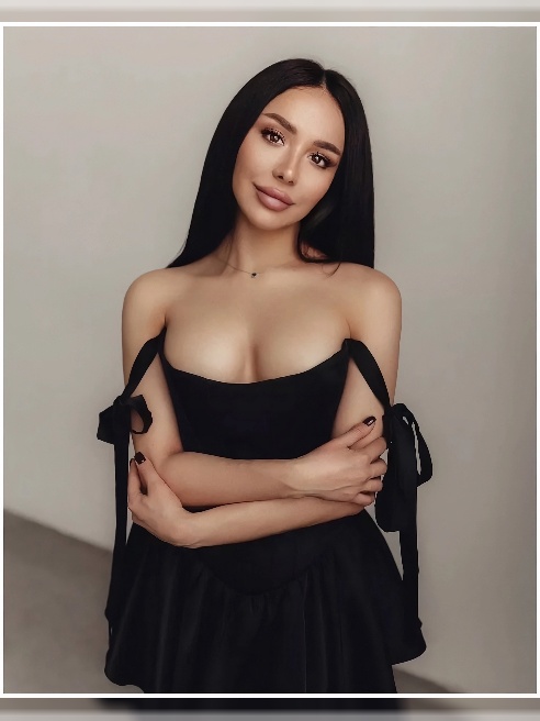 ❤Я — та, о которой ты мечтаешь, но боишься приблизиться. Моя кожа — нежная провокация, голос — шепчет грехи, а взгляд раздевает медленно,...