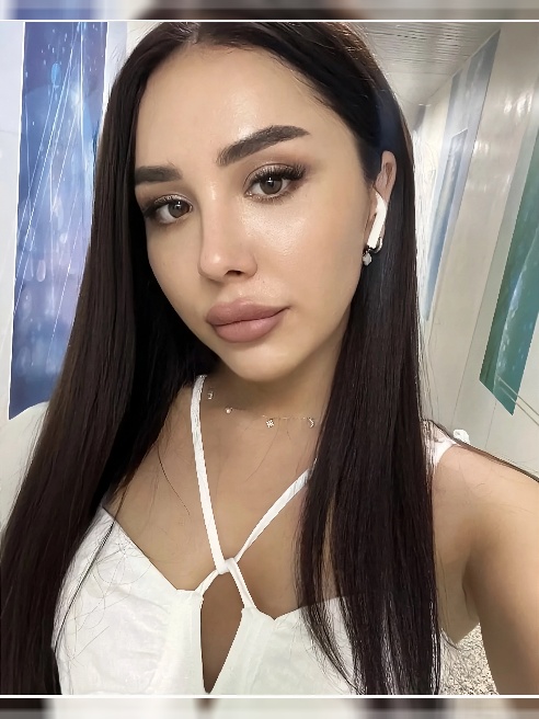 ❤Я — та, о которой ты мечтаешь, но боишься приблизиться. Моя кожа — нежная провокация, голос — шепчет грехи, а взгляд раздевает медленно,...