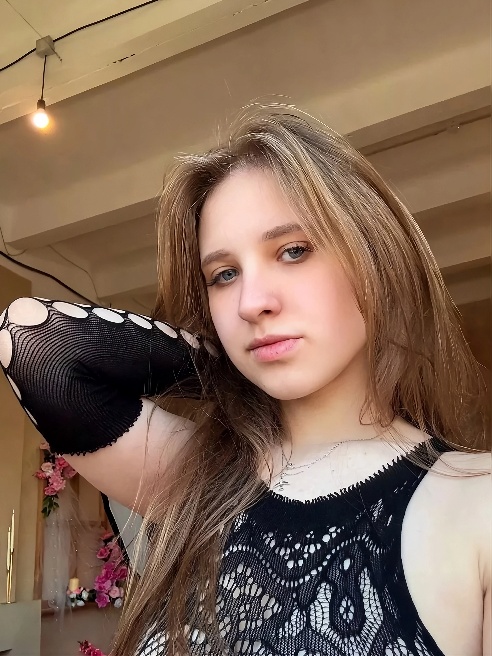 Очаровательная 19-летняя ❤девушка , соблазнительница с ухоженным телом увлечёт в свои объятия господина, готового оценить все прелести 😏...