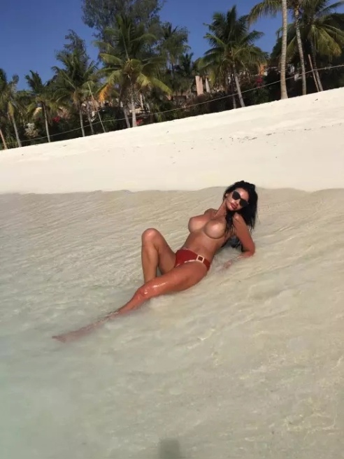 Пожалуйста, напишите мне  WHA***AP . Я с радостью отвечу вам!💋