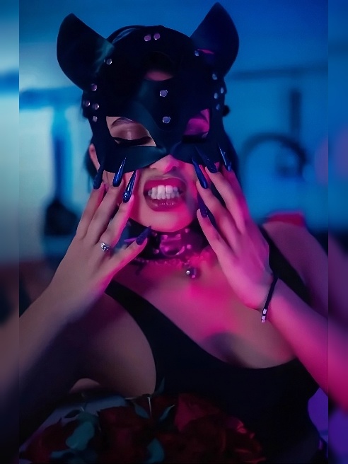 Порноактриса ROXY LIPS Я яркая и очень сексуальная - жду именно ТЕБЯ. У меня горячий темперамент и аппетитные формы.