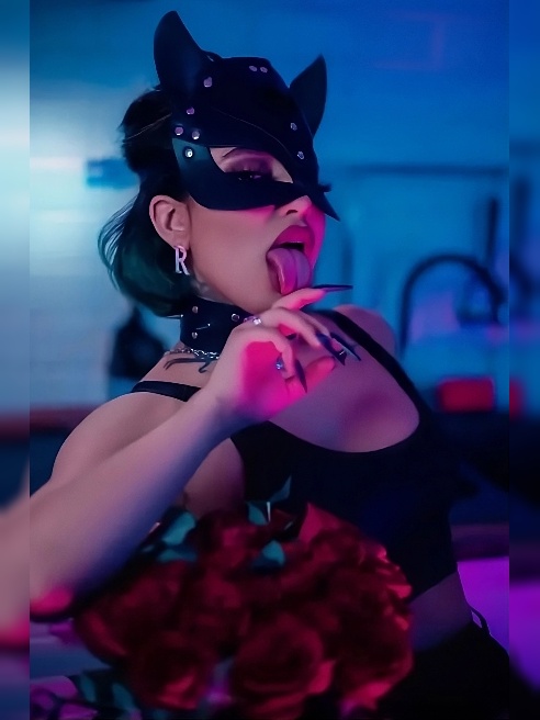 Порноактриса ROXY LIPS Я яркая и очень сексуальная - жду именно ТЕБЯ. У меня горячий темперамент и аппетитные формы.