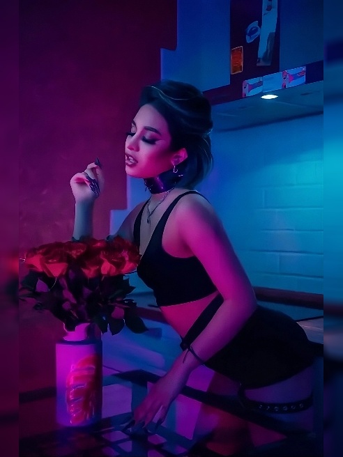 Порноактриса ROXY LIPS Я яркая и очень сексуальная - жду именно ТЕБЯ. У меня горячий темперамент и аппетитные формы.