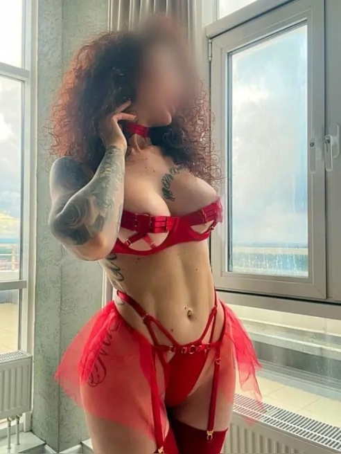 Я реальная🥰 Обладательница очень шикарных форм 🔥🔥🔥🔥🔥