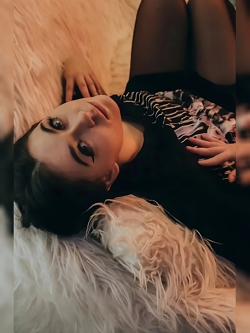 Маленькая милая мягкая девочка 💕
Мой тгк - https://t.me/ilovebigbooys