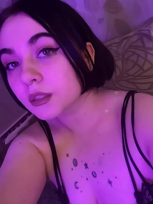 Маленькая милая мягкая девочка 💕
Мой тгк - https://t.me/ilovebigbooys