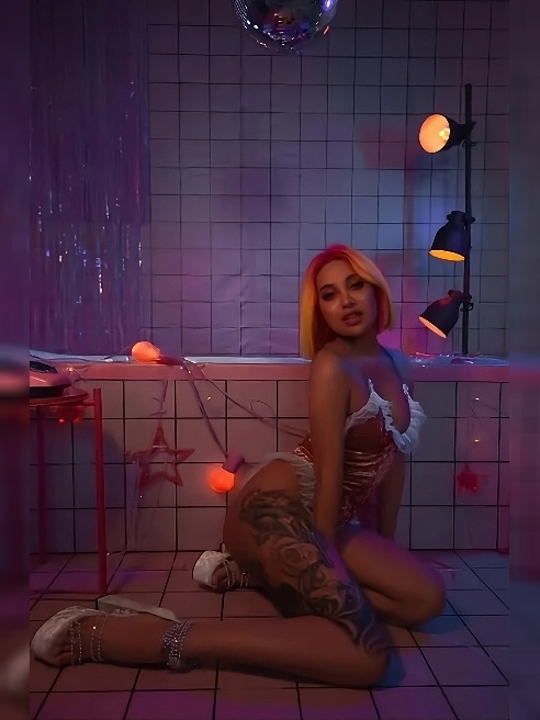 Порноактриса ROXY LIPS
Я яркая и очень сексуальная - жду именно ТЕБЯ. У меня горячий темперамент и аппетитные формы. Порноактриса ROXY LIPS
Я яркая и очень сексуальная - жду именно ТЕБЯ. У меня горячий темперамент и аппетитные формы.