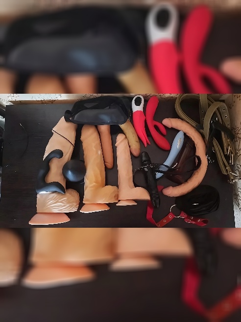 Шикарная дама с натуральной ростительностью. Целуюсь и сквиртую. Много игрушек.