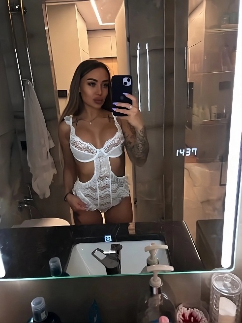 Меня зовут Лерочка- спортивная искусительница мужских тел 🔞