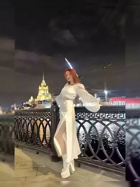 Горячая лисичка, бывшая вебкам модель🥰
Мой канал в тг: https://t.me/+-CPWAHKUTcM2ZDIy
