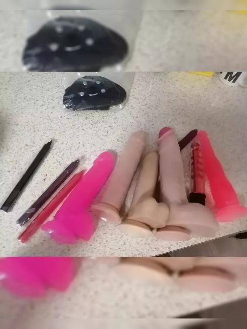 Не салон. Переодену мою сучку в женское бельишко😈 выебу твою горячую дырочку, как грязную шлюшку, ты будешь стонать от моего член