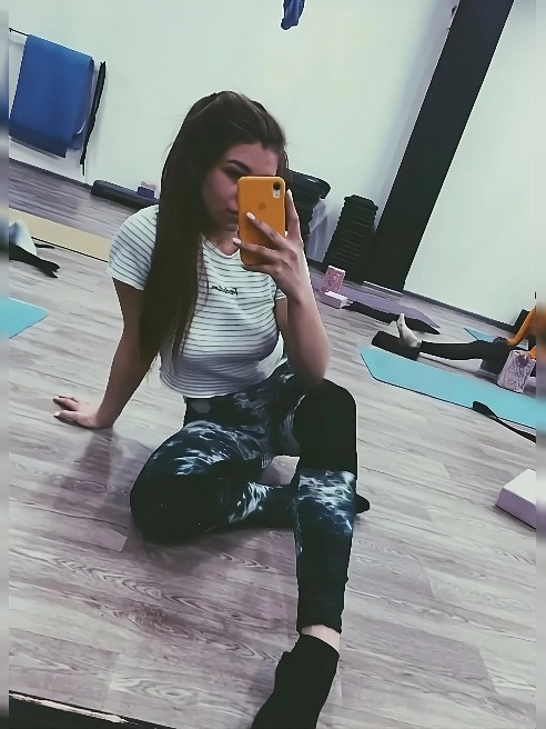 Я красива, как ангел, и сексуальна, как дьявол😇😈