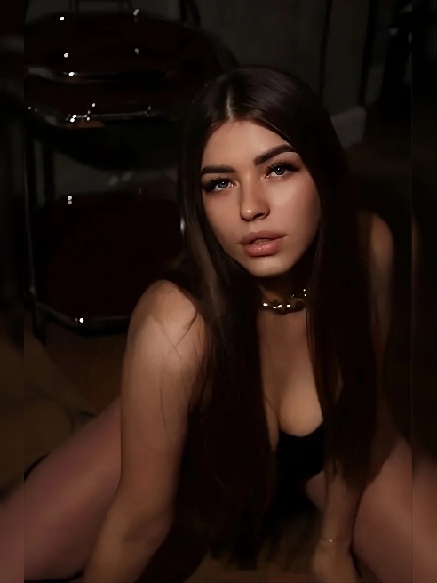Я красива, как ангел, и сексуальна, как дьявол😇😈