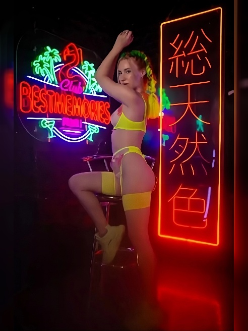 Ню фотомодель. Была в топ 10 вебкам моделей. Говорят, что в жизни выгляжу сильно младше;) Читайте полное описание, там все ссылки. Ню фотомодель. Была в топ 10 вебкам моделей. Говорят, что в жизни выгляжу сильно младше;) Читайте полное описание, там все ссылки.