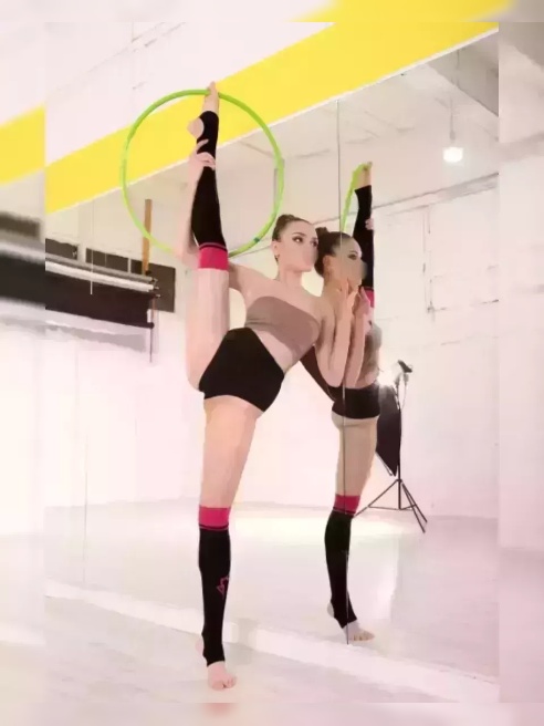 Мастер спорта по художественной гимнастике🤸‍♀️ Профессиональная спортсменка с идеальной фигурой💖 Всё включено ❗❗❗