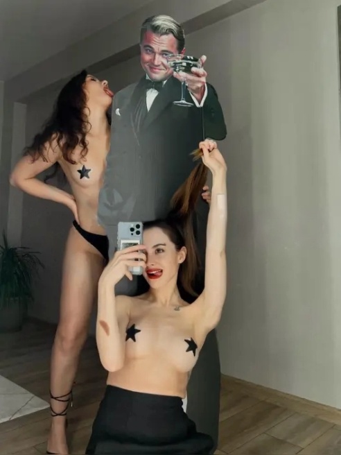 Две горячие инди 👩🏻‍❤️‍💋‍👩🏻 ВИДЕО для тебя в этой анкете 🫦 Шикарная квартира с собственной ТЕРРАСОЙ