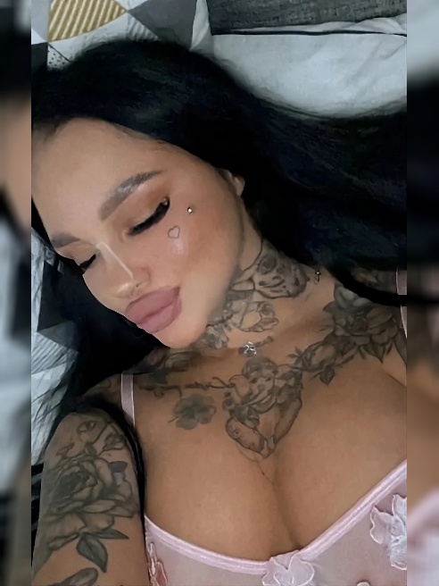 Приветик❤️
✅ МБР включен в стоимость
Сделаешь мне куни?🥰
А ещё лучше, если подложишь голову под меня и  сделаешь  мне приятно