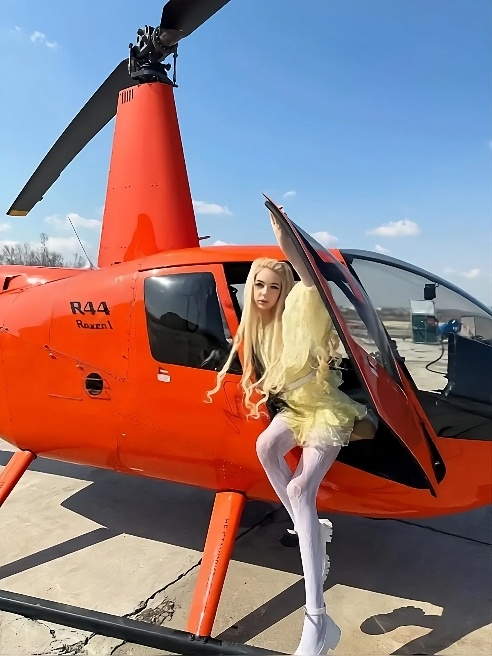 Молодая, стройная, высокая 🔥 Молодая, стройная, высокая 🔥
