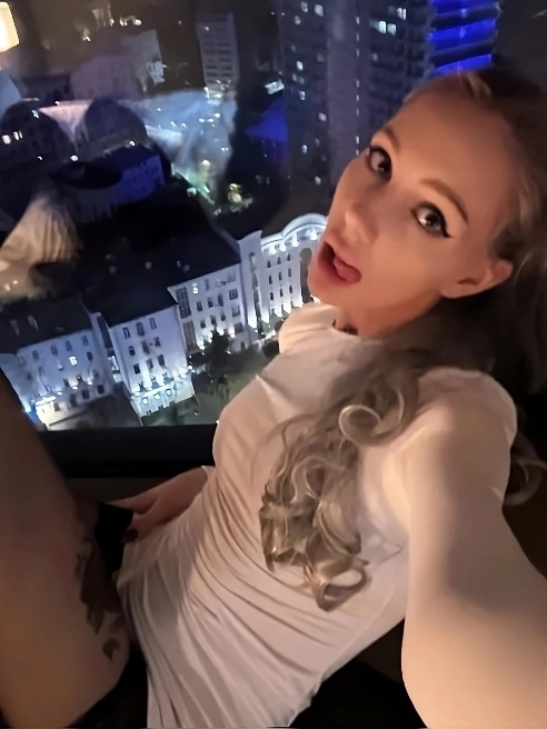 Молодая, стройная, высокая 🔥 Молодая, стройная, высокая 🔥