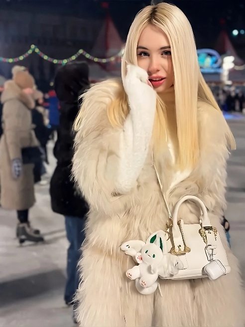 Молодая, стройная, высокая 🔥 Молодая, стройная, высокая 🔥