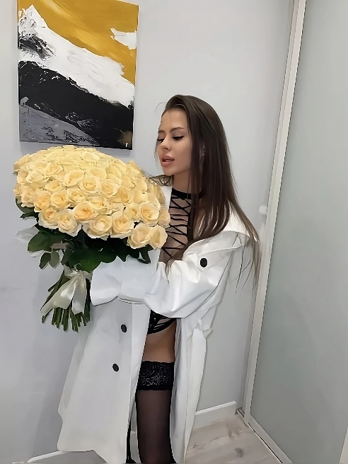 Алиса в стране чудес ❤️‍🔥
Алиса выросла, и сказки вместе с ней 😈🔞