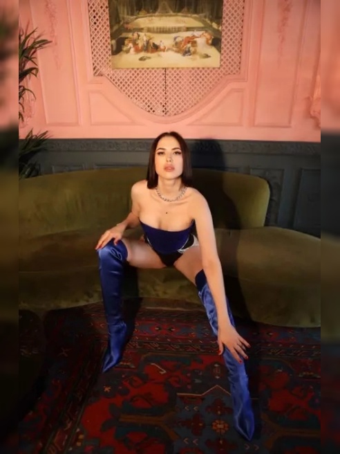 Высокая стройная нимфоманка😘 Знаю как доставить удовольствие, обожаю секс и минет со слюнками и не только😜