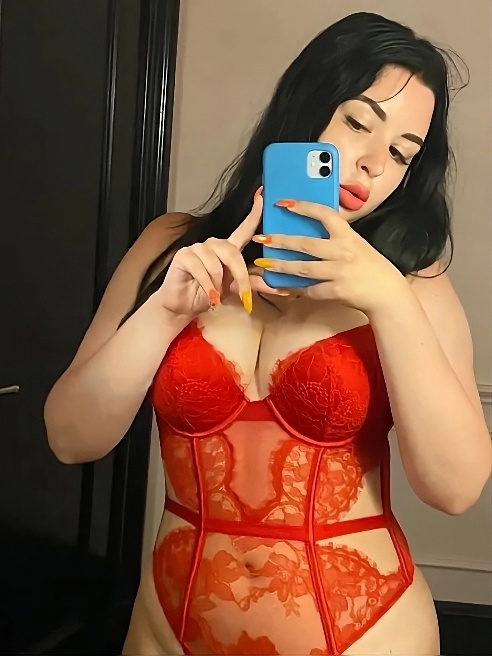 Темпераментная брюнетка с роскошными формами 🍑 ❤️
Для ценителей истинной красоты