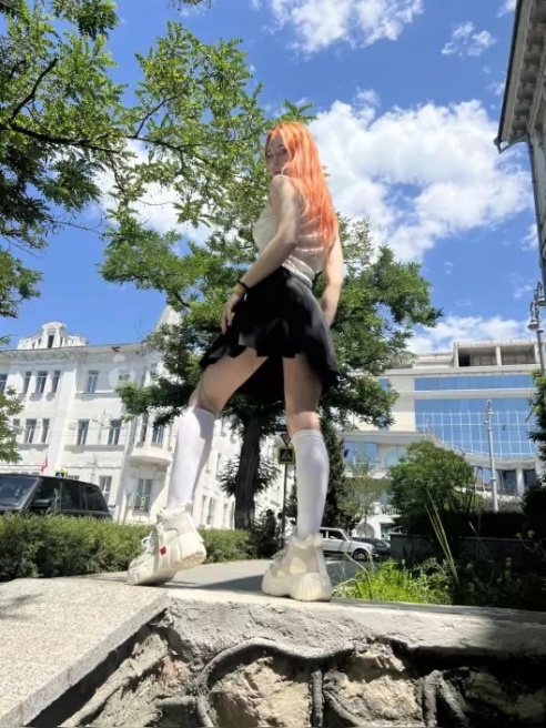 Ню фотомодель. Была в топ 10 вебкам моделей. Ориентировочно до 20 числа я не в Москве. Читайте полное описание, там все ссылки.