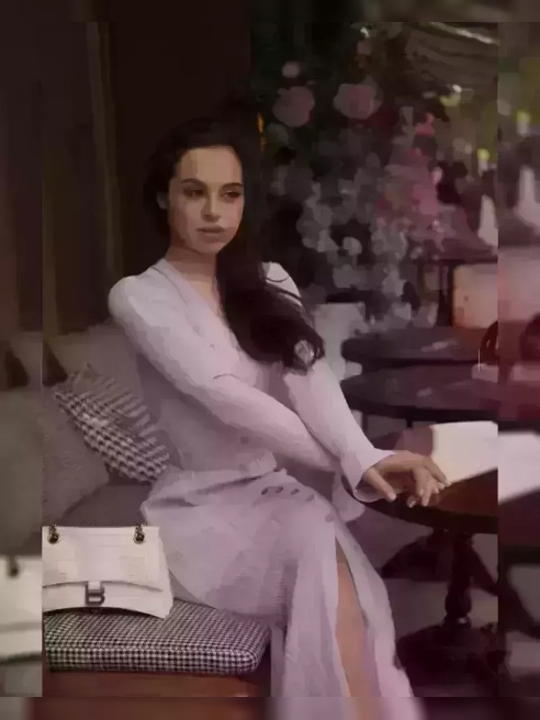 молодая и прекрасная❤️ встречаюсь по предоплате 10тыс, на связи 24/7