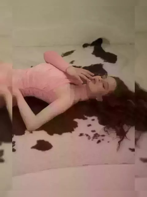 молодая и прекрасная❤️ встречаюсь по предоплате 10тыс, на связи 24/7