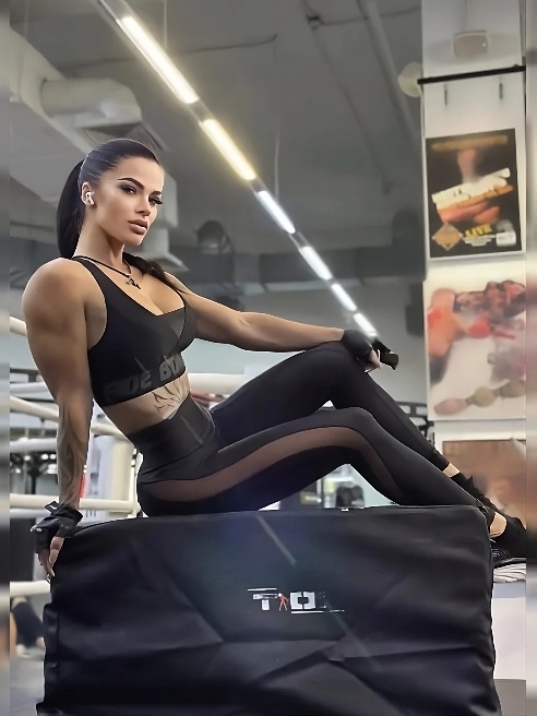 Всегда в той форме что на фото ✅
Fitness Plus size 🍑🍑🍑 (бедра 110см , талия 65см )
Фигура песочные часики ⌛️💦🔥💥 Всегда в той форме что на фото ✅
Fitness Plus size 🍑🍑🍑 (бедра 110см , талия 65см )
Фигура песочные часики ⌛️💦🔥💥