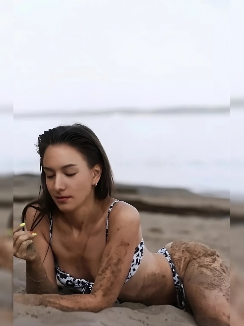 Мммммм….😏😋 Я - Клюква тут. Со мной - хороший вечер обеспечен👌 Всего один звонок до встречи📲💦