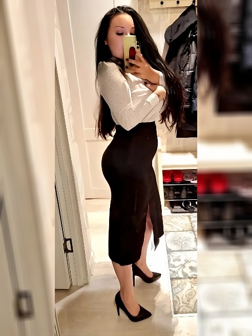 НЕ САЛОН!!😋Как любая девочка,хочу услышать самые главные 3 слова от тебя...ОБЛИЖИ МОЙ ЧЛЕН😋💦