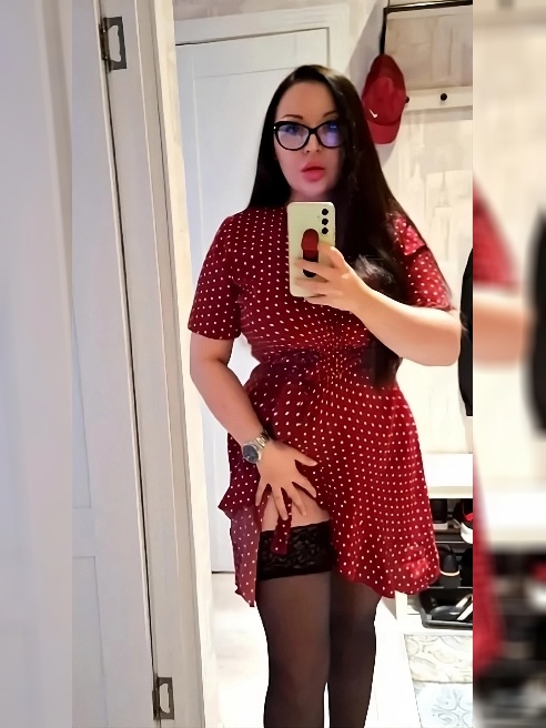 НЕ САЛОН!!😋Как любая девочка,хочу услышать самые главные 3 слова от тебя...ОБЛИЖИ МОЙ ЧЛЕН😋💦
