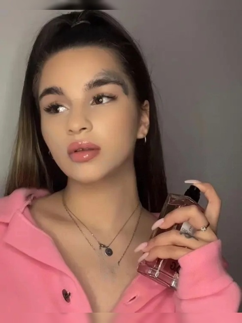 Я открытая, любвеобильная, с хорошим чувством юмора😜😉 Люблю испытывать живые эмоции, чувствовать близость крепких рук👄😇