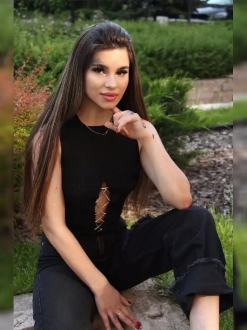 Я открытая, любвеобильная, с хорошим чувством юмора😜😉 Люблю испытывать живые эмоции, чувствовать близость крепких рук👄😇