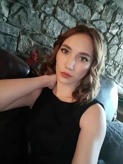 Мое ухоженное, гибкое и молодое тело будет извиваться под твоим напором. 

Утонченная, ласковая, хрупкая, я вызываю желание ворват