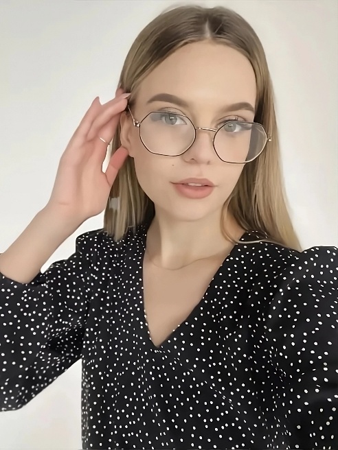 GFE, поцелуи и 4 размер натуральной груди🔥
Рада видеть тебя у себя на странице и благодарю за проявленный интерес🥰