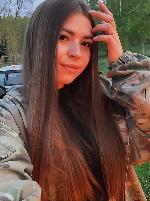 Я красива, как ангел, и сексуальна, как дьявол😇😈