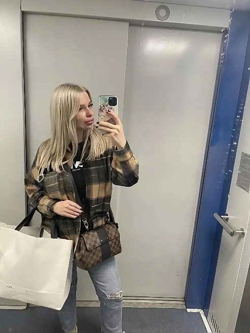Идеальная любовница!
Своя натуральная стоячая грудь  (5 🔥), не рожавшая , с узкой киской 👅💦
В часик входит МБР ОВР КУНИ