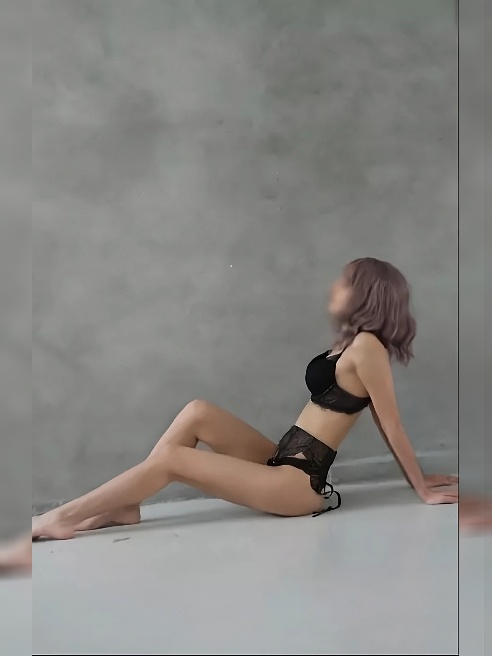 Меня зовут Анна, я симпатичная и опытная массажистка. 💆‍♀️ Приглашаю к себе в уютную атмосферу для различных видов массажа.