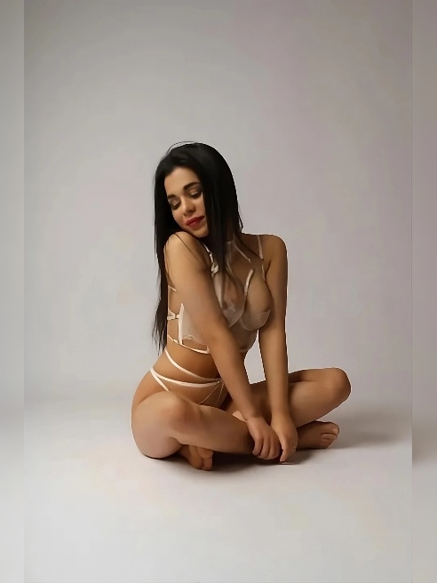 Та самая малышка на миллион 🫦🧚♀️
Осторожно тут очень сочно 💫 Та самая малышка на миллион 🫦🧚♀️
Осторожно тут очень сочно 💫