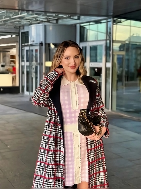 Gentlemens only. Люблю обнимашки, целоваться, взаимное уважение и хороший трах. Очень тактильная. GFE and partygirl.
