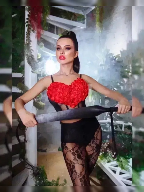 Only Госпожа, Я та, которая тобой овладеет!!! 😈Фетиш модель #1
🔥10 обложек мирового глянца! Своя Офигенная Бдсм студия;)