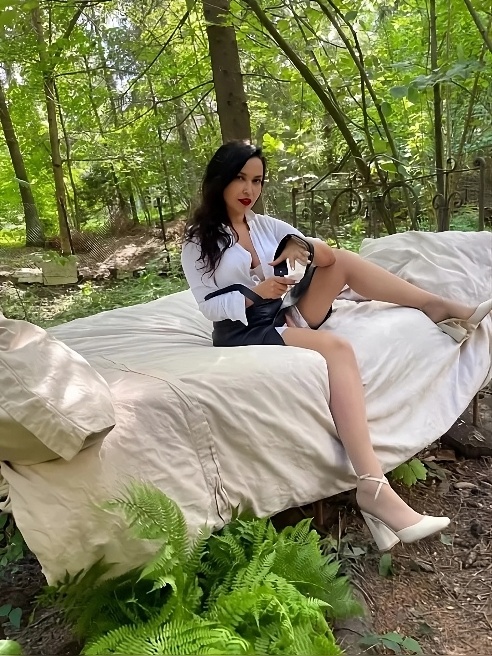 Запись на сессию заранее 
Tg канал https://t.me/laskovaiadomina 
Пиши в вотс ап 👠
Вирт и реальные сессии.