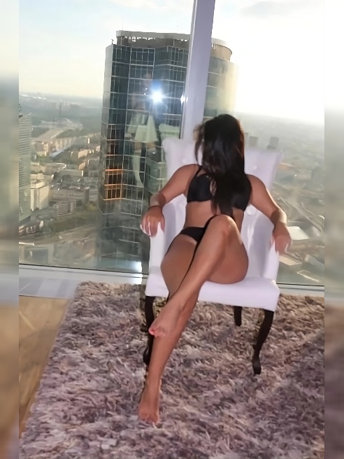 Милые брюнетки